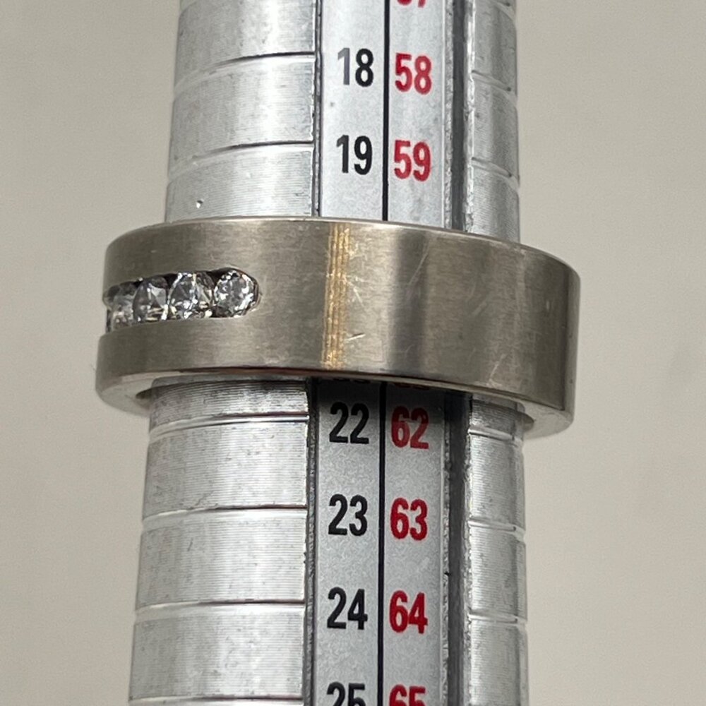 Mens Titanium Ring Size 9.5 Cubic Zirconia Channel Set Wedding Band Anniversary - Picture 4 of 8